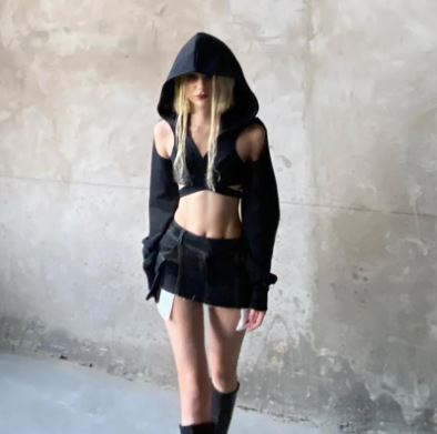 Black Hooded Long Sleeve Crop Top